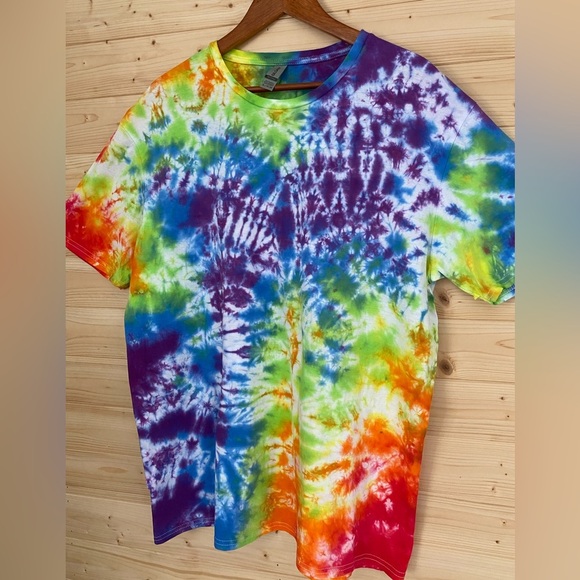NEW Unisex XL GILDAN Soft Style Rainbow Colored Tie-Dye T-Shirt - Picture 3 of 8